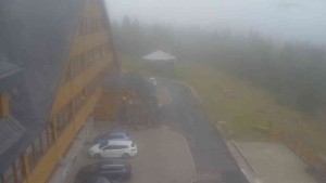 Sporthotel Kurzovní - Parkoviště a hlavní vchod - 9.10.2026 v 07:55 Sporthotel Kurzovní - Parkoviště a hlavní vchod - 9.10.2026 v 07:55