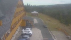 Parkoviště a hlavní vchod