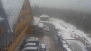 Sporthotel Kurzovní - Parkplatz und Haupteingang - 31.10.2026 v 11:55 Sporthotel Kurzovní - Parkplatz und Haupteingang - 31.10.2026 v 11:55