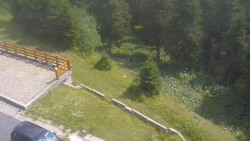 Access to the running track