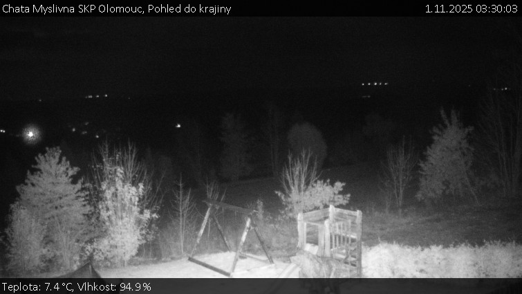 Chata Myslivna SKP Olomouc - Pohled do krajiny - 1.11.2025 v 03:30