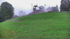 Skiareál Karolinka - Otočná kamera na sjezdovce - 7.10.2025 v 07:32 Skiareál Karolinka - Otočná kamera na sjezdovce - 7.10.2025 v 07:32