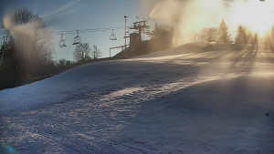 Skiareál Karolinka  - Otočná kamera na sjezdovce - 25.12.2025 v 10:15