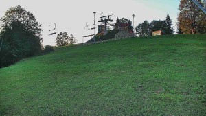 Skiareál Karolinka - Otočná kamera na sjezdovce - 16.9.2026 v 06:55 Skiareál Karolinka - Otočná kamera na sjezdovce - 16.9.2026 v 06:55
