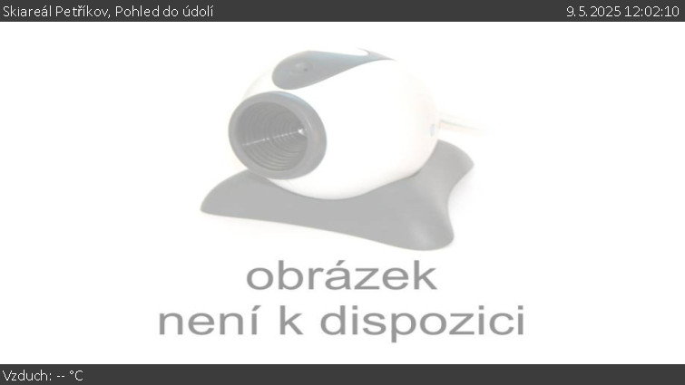 Skiareál Petříkov - Pohled do údolí - 9.5.2025 v 12:02 Skiareál Petříkov - Pohled do údolí - 9.5.2025 v 12:02