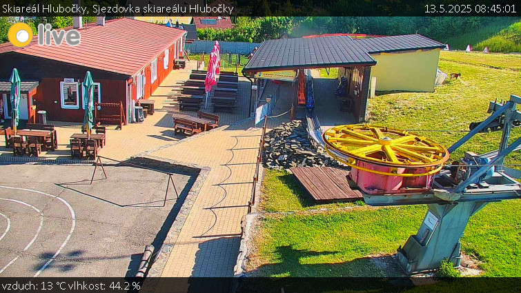 Skiareál Hlubočky - Sjezdovka skiareálu Hlubočky - 13.5.2025 v 08:45 Skiareál Hlubočky - Sjezdovka skiareálu Hlubočky - 13.5.2025 v 08:45