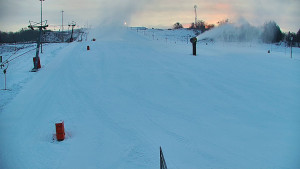 Skiareál Hlubočky - Sjezdovka skiareálu Hlubočky - 7.1.2026 v 07:45 Skiareál Hlubočky - Sjezdovka skiareálu Hlubočky - 7.1.2026 v 07:45