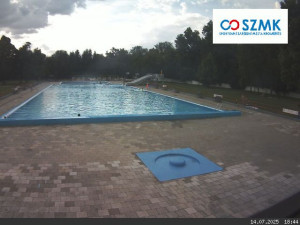 Koupaliště Bajda Kroměříž - Hlavní bazén - 14.7.2025 v 18:45