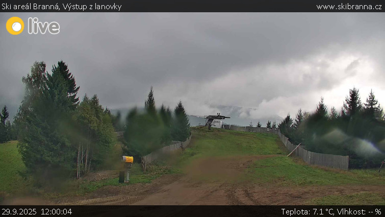 Ski areál Branná - Výstup z lanovky - 29.9.2025 v 12:00