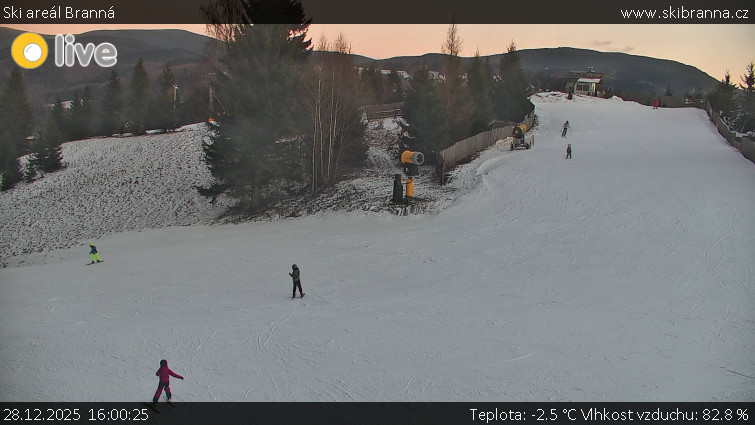 Ski areál Branná - Ski Branná - horní kamera - 28.12.2025 v 16:00