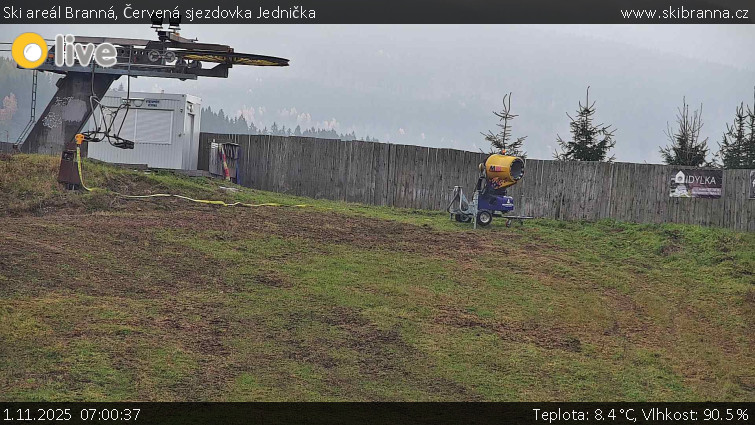 Ski areál Branná - Červená sjezdovka Jednička - 1.11.2025 v 07:00 Ski areál Branná - Červená sjezdovka Jednička - 1.11.2025 v 07:00