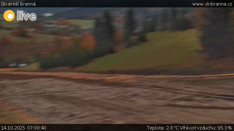 Ski areál Branná - Ski Branná - horní kamera - 14.10.2025 v 07:00 Ski areál Branná - Ski Branná - horní kamera - 14.10.2025 v 07:00