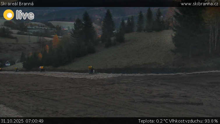 Ski areál Branná - Ski Branná - horní kamera - 31.10.2025 v 07:00 Ski areál Branná - Ski Branná - horní kamera - 31.10.2025 v 07:00