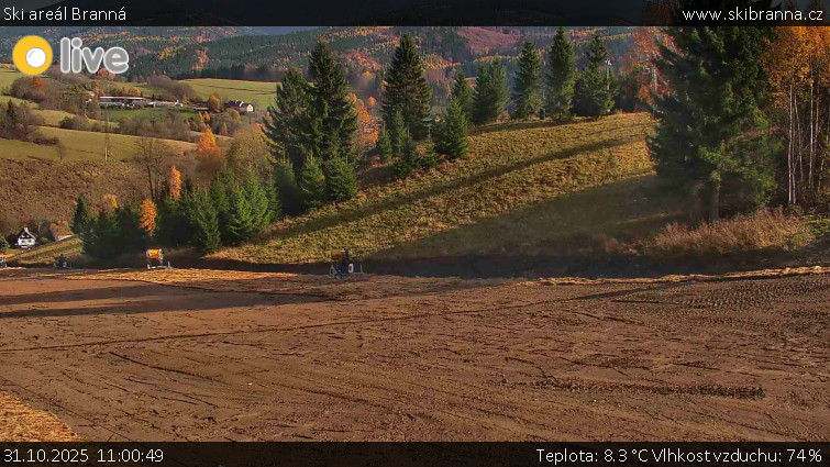 Ski areál Branná - Ski Branná - horní kamera - 31.10.2025 v 11:00 Ski areál Branná - Ski Branná - horní kamera - 31.10.2025 v 11:00