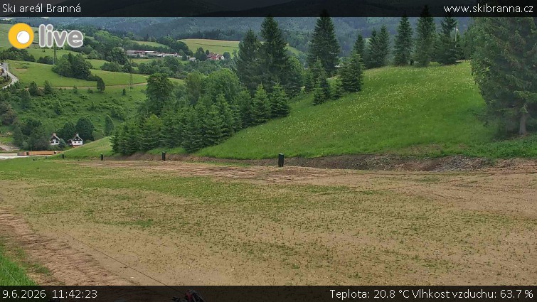 Ski areál Branná - Ski Branná - horní kamera - 9.6.2026 v 11:42