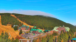 Panorama Jižní svahy, Hotel, Nástup 