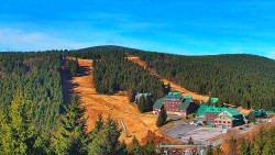 Panorama Jižní svahy, Hotel, Nástup