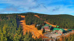 Panorama Jižní svahy, Hotel, Nástup