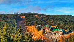 Panorama Jižní svahy, Hotel, Nástup