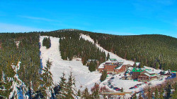 Panorama Jižní svahy, Hotel, Nástup 