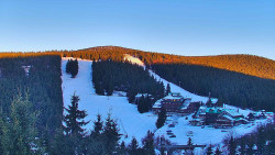 Panorama Jižní svahy, Hotel, Nástup
