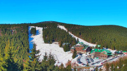 Panorama Jižní svahy, Hotel, Nástup