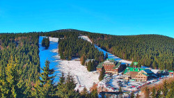 Panorama Jižní svahy, Hotel, Nástup