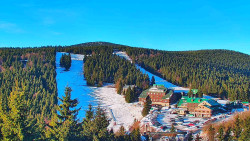 Panorama Jižní svahy, Hotel, Nástup