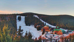 Panorama Jižní svahy, Hotel, Nástup