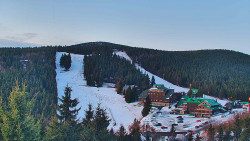 Panorama Jižní svahy, Hotel, Nástup