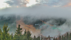 Panorama Jižní svahy, Hotel, Nástup