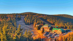 Panorama Jižní svahy, Hotel, Nástup