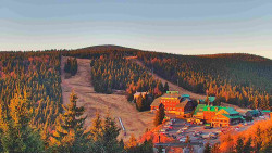 Panorama Jižní svahy, Hotel, Nástup