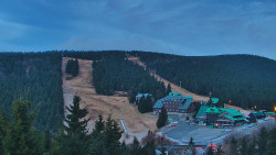 Panorama Jižní svahy, Hotel, Nástup 