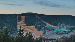 Panorama Jižní svahy, Hotel, Nástup 