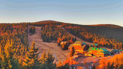 Panorama Jižní svahy, Hotel, Nástup