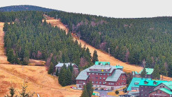 Panorama Jižní svahy, Hotel, Nástup 