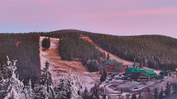Panorama Jižní svahy, Hotel, Nástup 
