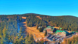 Panorama Jižní svahy, Hotel, Nástup 