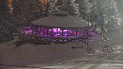 Panorama Jižní svahy, Hotel, Nástup 