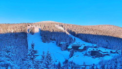 Panorama Jižní svahy, Hotel, Nástup