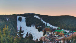 Panorama Jižní svahy, Hotel, Nástup 