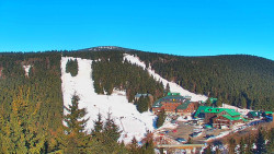 Panorama Jižní svahy, Hotel, Nástup 