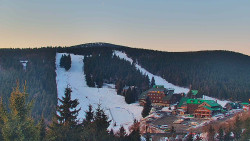 Panorama Jižní svahy, Hotel, Nástup