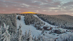 Panorama Jižní svahy, Hotel, Nástup