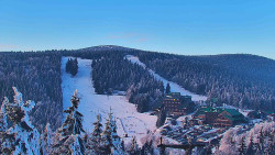 Panorama Jižní svahy, Hotel, Nástup 