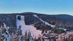 Panorama Jižní svahy, Hotel, Nástup
