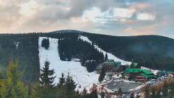 Panorama Jižní svahy, Hotel, Nástup