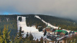 Panorama Jižní svahy, Hotel, Nástup 