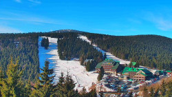 Panorama Jižní svahy, Hotel, Nástup 